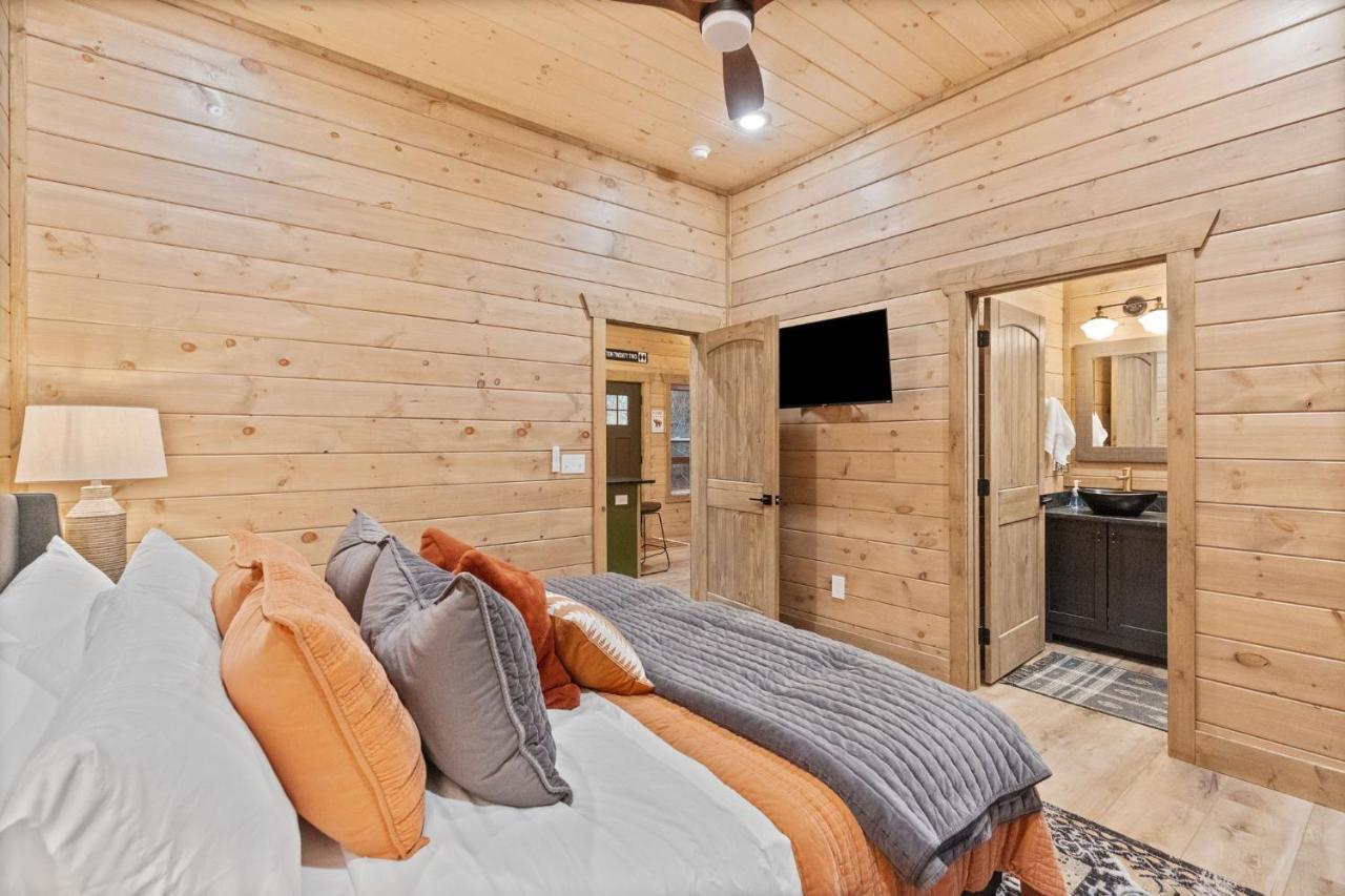 Mins To Gburg Sleeps 8 Hot Tub Arcade Area Pool Villa Gatlinburg Exteriör bild