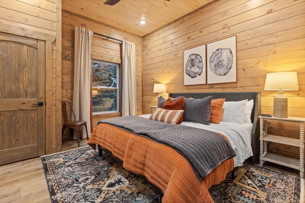 Mins To Gburg Sleeps 8 Hot Tub Arcade Area Pool Villa Gatlinburg Exteriör bild