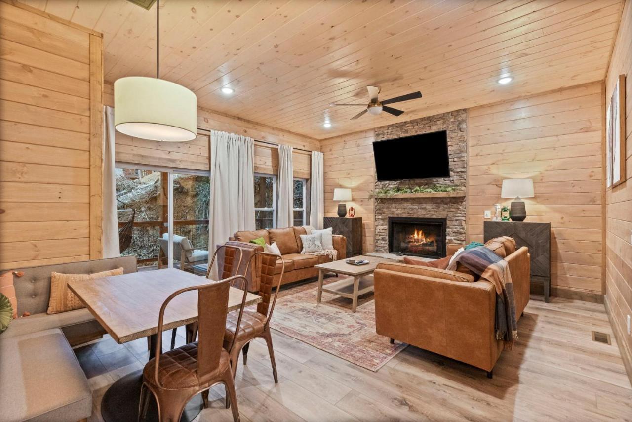 Mins To Gburg Sleeps 8 Hot Tub Arcade Area Pool Villa Gatlinburg Exteriör bild