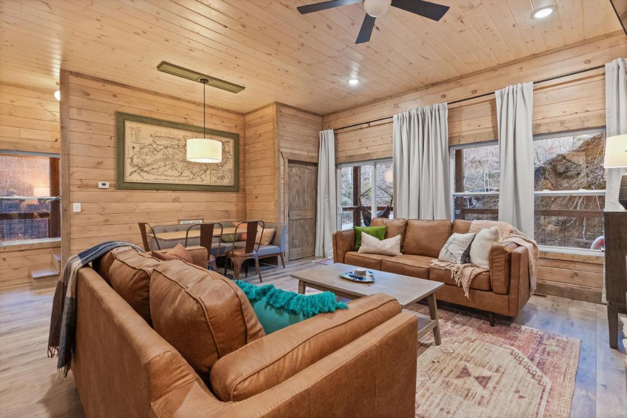 Mins To Gburg Sleeps 8 Hot Tub Arcade Area Pool Villa Gatlinburg Exteriör bild